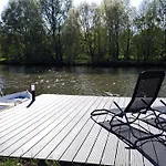 Het Waterchalet Op Monumentaal Chalet