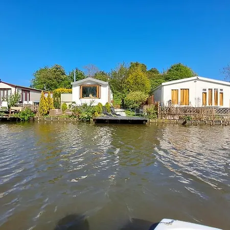 Het Witte Aan Het Water Monumentaal Ooltgensplaat