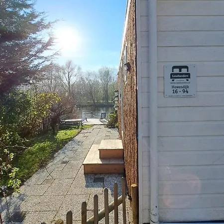 Het Witte Aan Het Water Monumentaal *