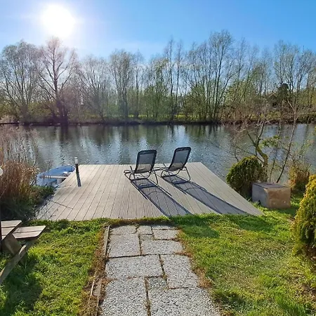 Шале Het Witte Aan Het Water Monumentaal