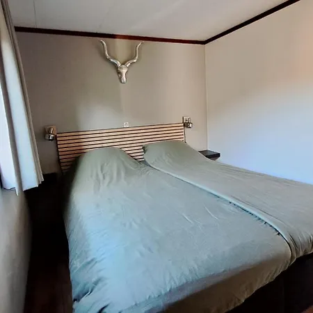 Het Witte Aan Het Water Monumentaal * Ooltgensplaat