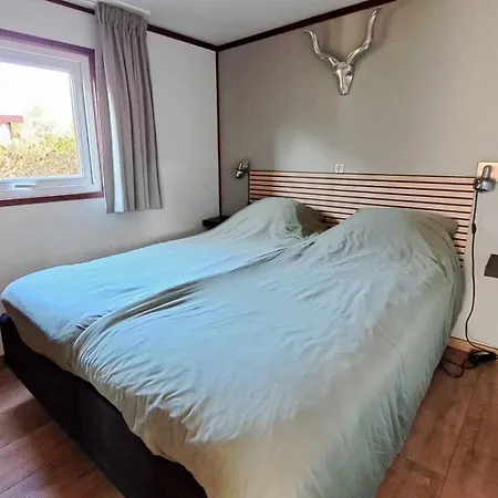 Шале Het Witte Aan Het Water Monumentaal