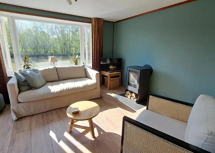 Het Waterchalet Op Monumentaal Fort