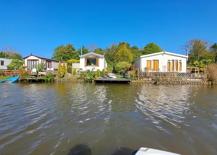 Het Witte Aan Het Water Monumentaal Ooltgensplaat