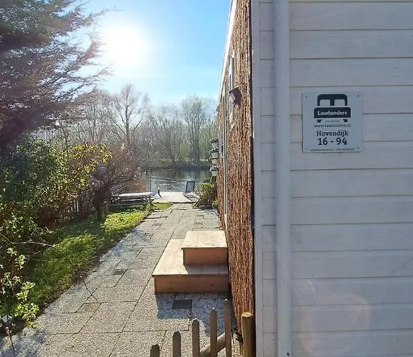 Het Witte Aan Het Water Monumentaal *