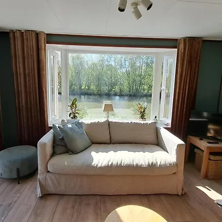 Alpehytte Het Witte Aan Het Water Monumentaal Ooltgensplaat